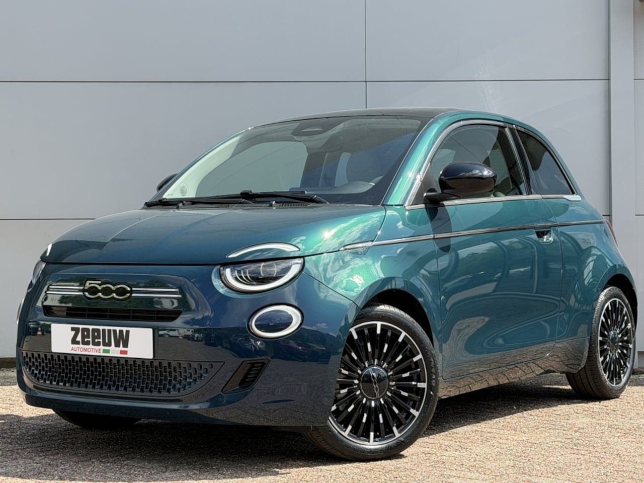 Fiat 500 - 1.0 Hybrid La Prima | Leder | Navi | Camera | Carplay | 17" - AutoWereld.nl