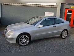 Mercedes-Benz C-klasse Sportcoupé - 180 Airco Pano Stuurbekrachtiging PDC Jaar APK