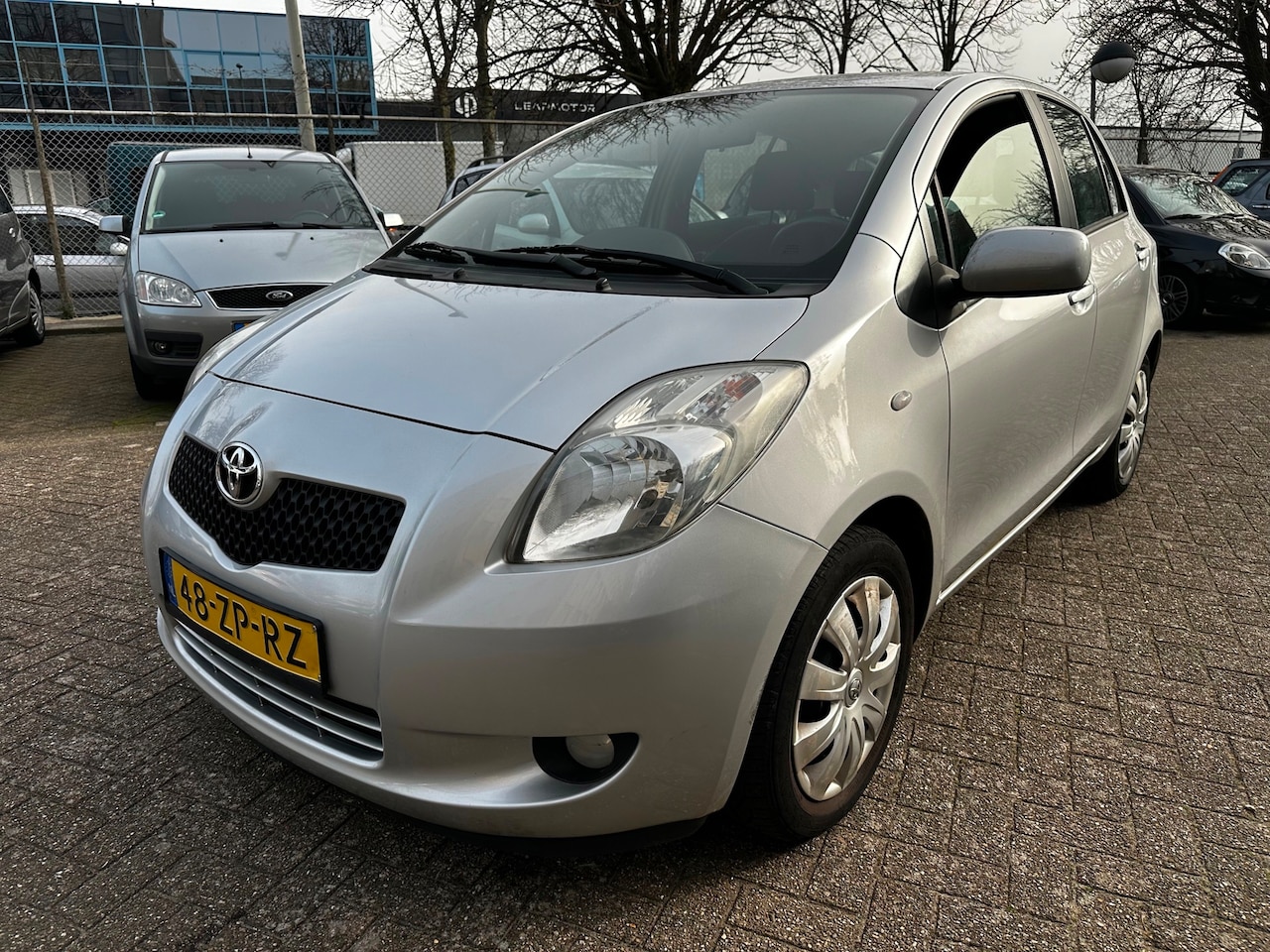 Toyota Yaris - 1.3 VVTi Sol MMT 1.3 VVTi Sol MMT, automaat, nap - AutoWereld.nl