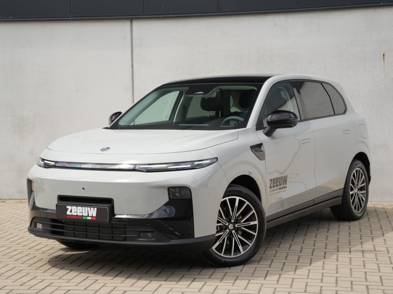 Leapmotor B10 - Design Hybrid EV 18.8 kWh | Pano | Camera | Carplay | Navi - AutoWereld.nl