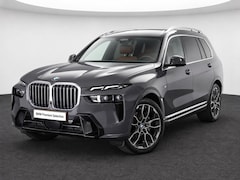 BMW X7 - xDrive40i M Sport Automaat / Trekhaak / Panoramadak Sky Lounge / Comfortstoelen / Comfort