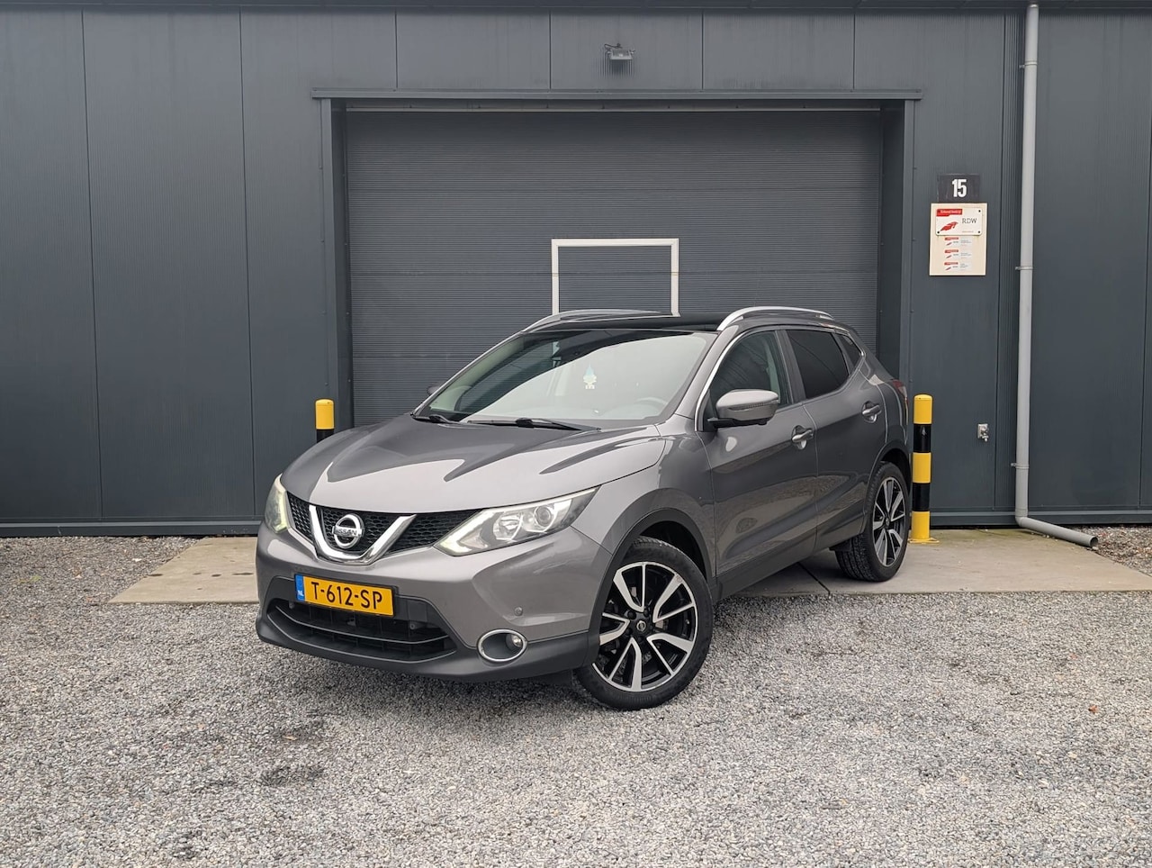 Nissan Qashqai - 1.2 Acenta 1.2 Acenta, NAP, AIRCO, PANO VAST - AutoWereld.nl
