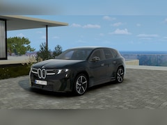 BMW iX3 - 40 eDrive M Sport / Panoramadak / Trekhaak / Multifunctionele Stoelen / Stuurverwarming /