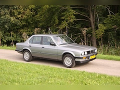 BMW 3-serie - 320i AUTOMAAT 4 DEURS 42.000 KILOMETER NAP UNIEK NIEUWSTAAT