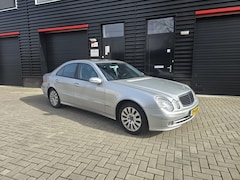 Mercedes-Benz E-klasse - 240 Avantgarde | NAVI | XENON | PDC | CRUISE | ELEC. PAKKET | NIEUWE APK