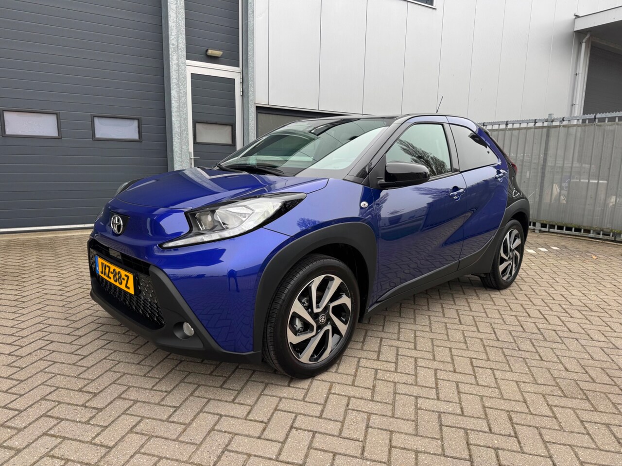 Toyota Aygo X - 1.0 VVT-i MT Pulse Edition, Navi CarPlay/Android, Stoelverwarming, Camera, BTW etc. - AutoWereld.nl