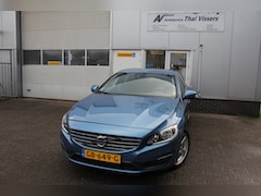 Volvo V60 - 1.6 T3 Momentum Automaat Clima Navi Cruise Apk 2-7-27