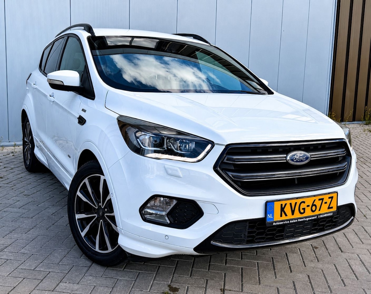 Ford Kuga - 1.5 EcoBoost ST Line 4WD 182PK CAMERA/AUTOMAAT/1900 kg trekken - AutoWereld.nl