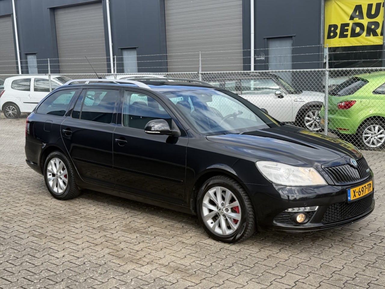 Skoda Octavia Combi - 2.0 TFSI RS LEDER CLIMA Apk:6-2027 - AutoWereld.nl