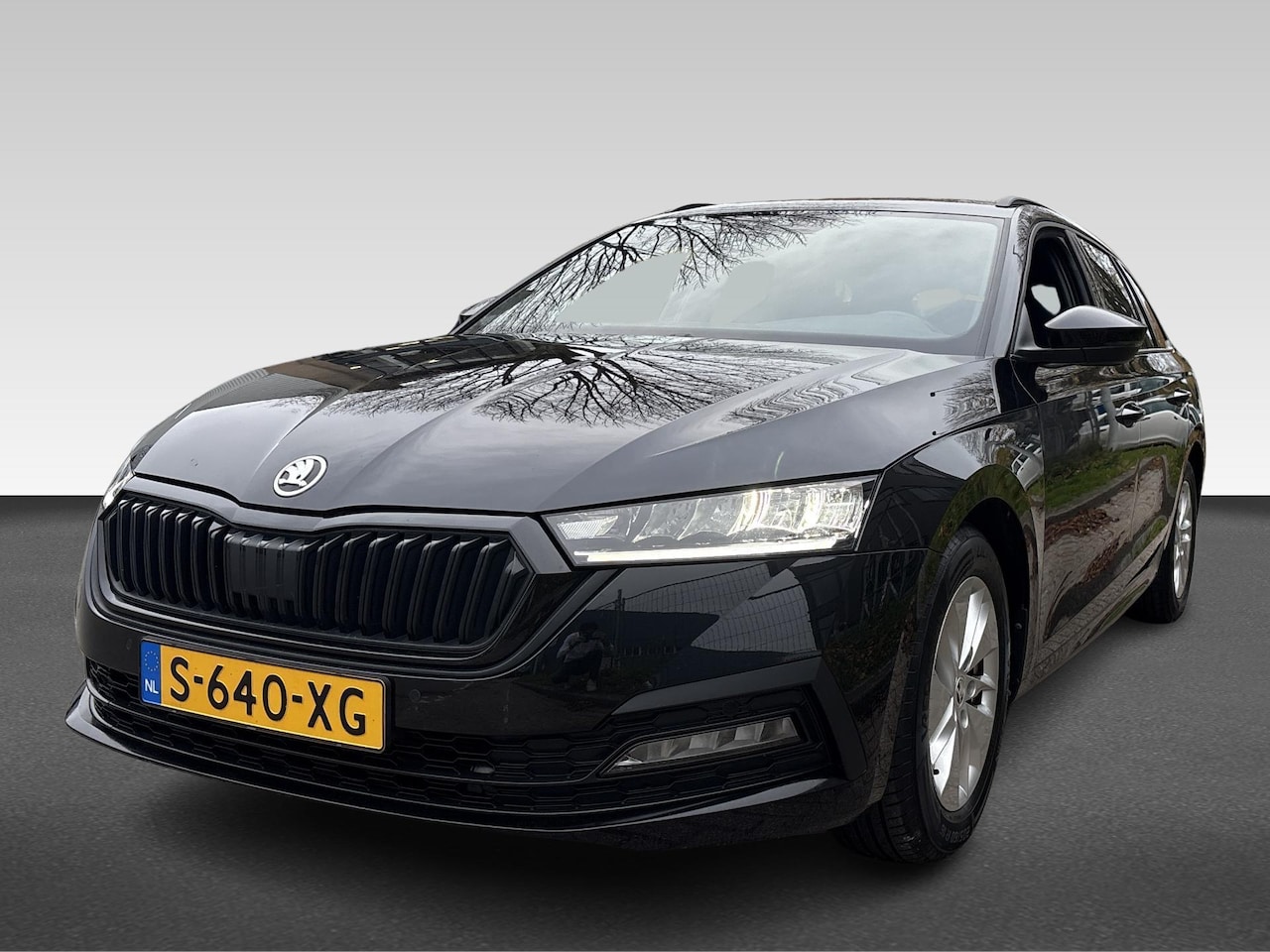 Skoda Octavia Combi - 1.0 TSI Sport Business | Airco (automatisch) | Apple Carplay/Android Auto|telefoonintegrat - AutoWereld.nl