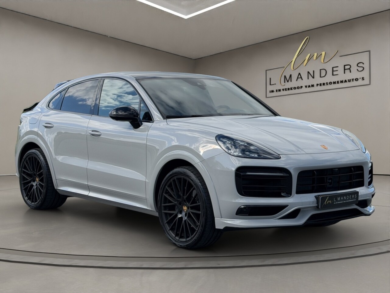 Porsche Cayenne Coupé - 3.0 E-Hybrid 2021 KRIJT | Sport Chrono | Burmester - AutoWereld.nl