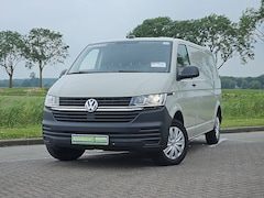 Volkswagen Transporter - 2.0 TDI L2H1 150Pk Automaat T6.1 Achterdeuren Carplay 3-Zits Camera BPM-vrij
