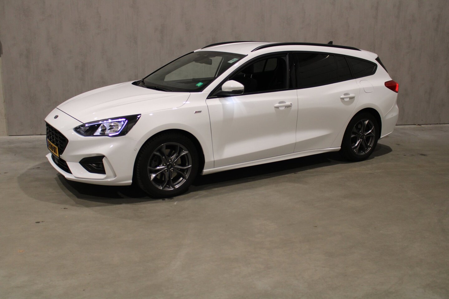 Ford Focus Wagon - 1.0 EcoBoost ST Line Camera/Cruise Prijs is Rijklaar incl bovag - AutoWereld.nl