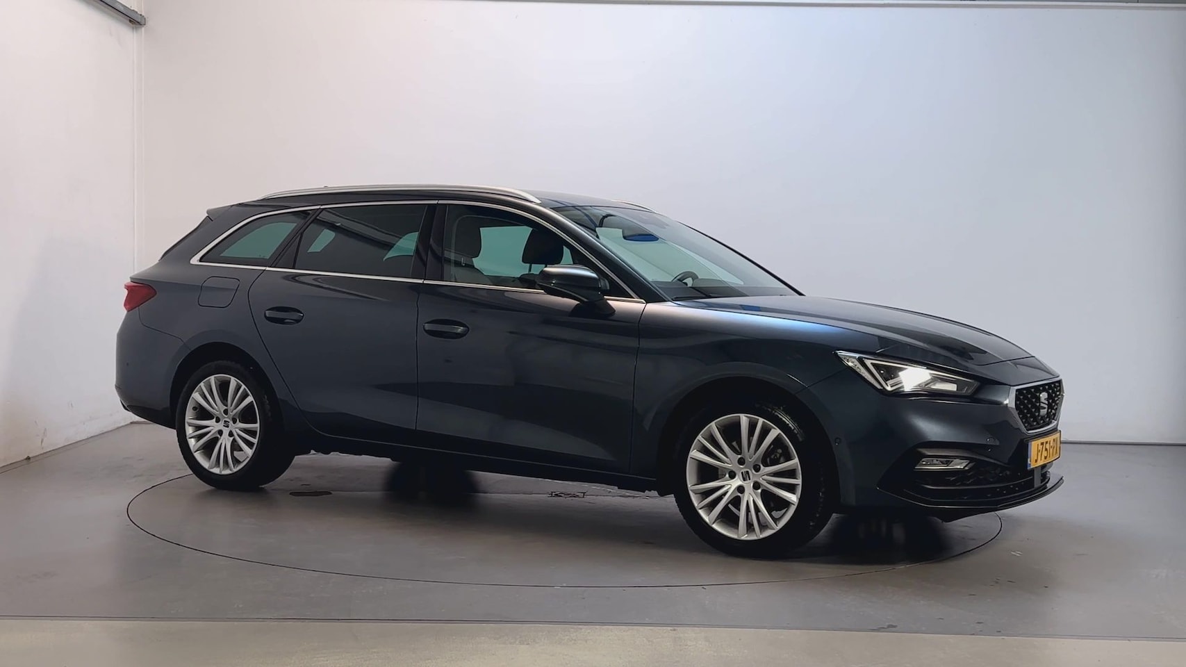 SEAT Leon Sportstourer - 1.5 TSI Style Launch Edition Camera Navigatie App-Connect DAB+ - AutoWereld.nl