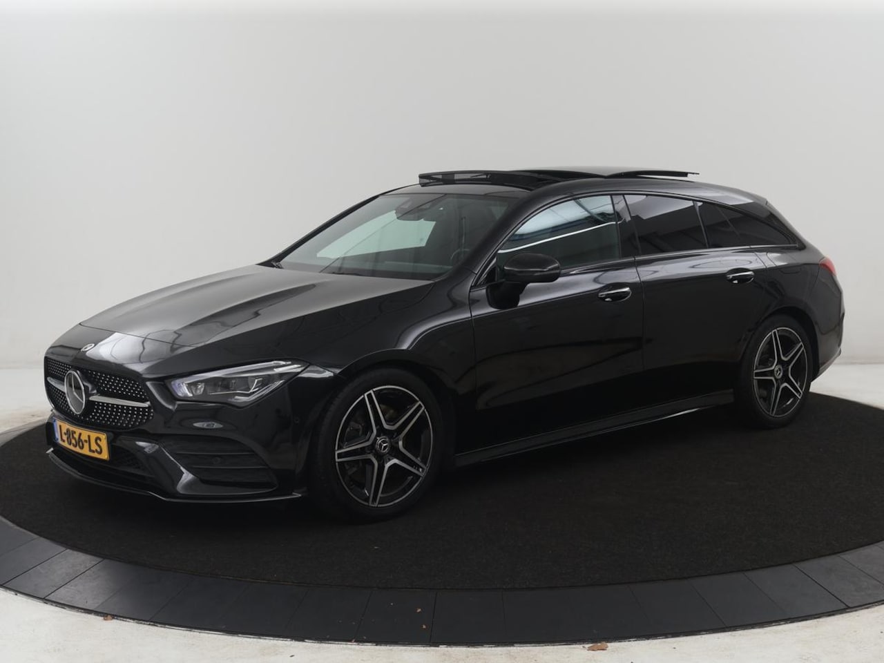 Mercedes-Benz CLA-klasse Shooting Brake - 200 Business Solution AMG | Panoramadak | Trekhaak | Navigatie | Elektrische bestuurdersst - AutoWereld.nl
