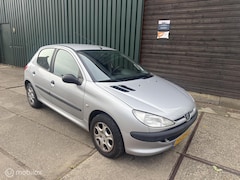 Peugeot 206 - 1.4 XR 86.124 km NAP