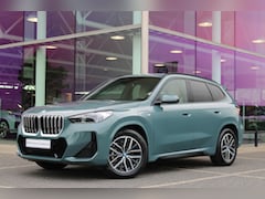 BMW X1 - xDrive25e M Sport Automaat / Sportstoelen / Comfort Access / Achteruitrijcamera / Adaptiev