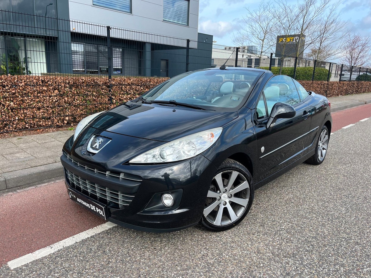 Peugeot 207 CC - 1.6 VTI Roland Garros Cruise/Climate-Control Bluetooth Parkeersensoren - AutoWereld.nl