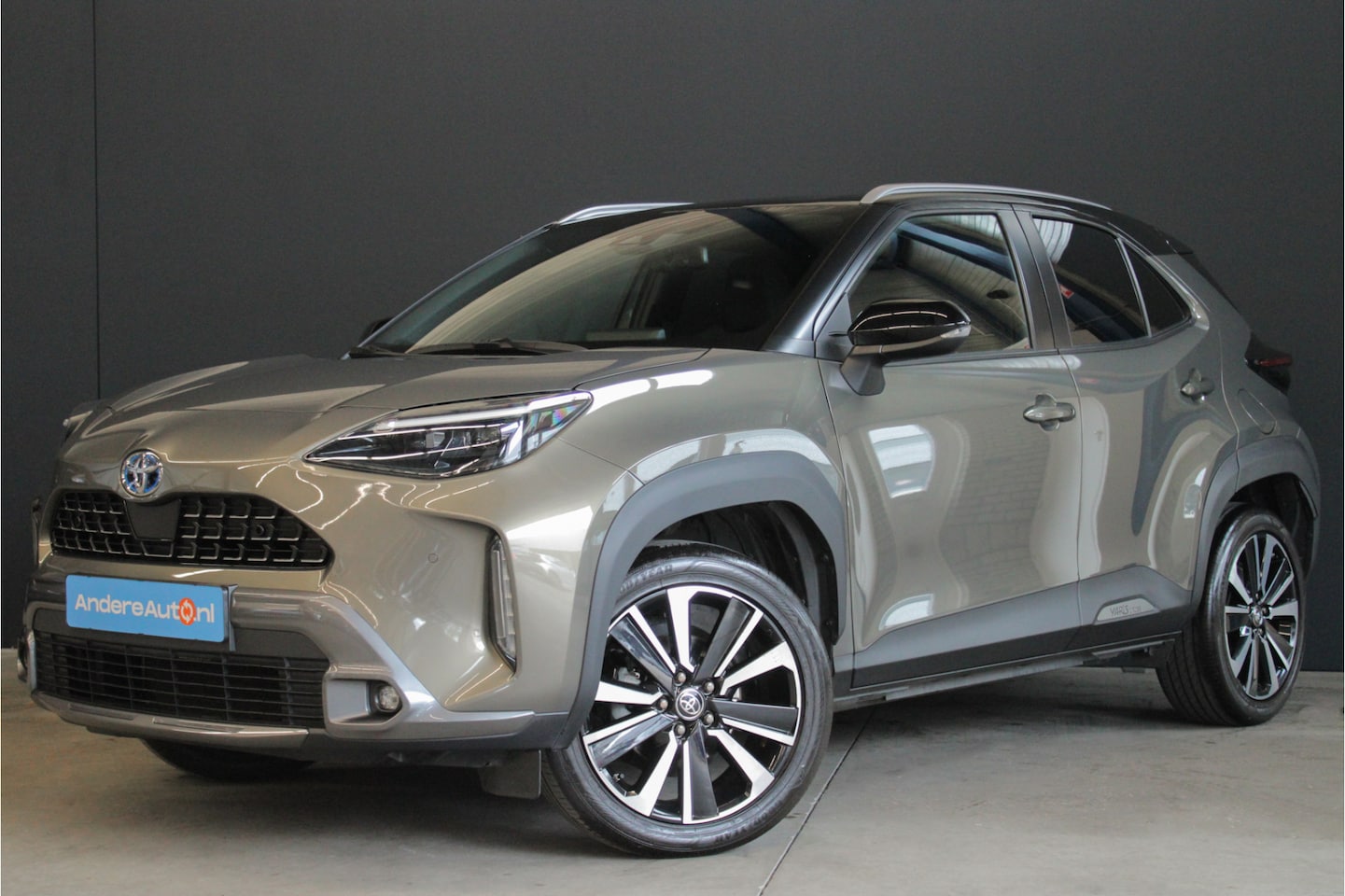 Toyota Yaris Cross - 1.5 Hybrid Launch Edition |leder|stoel/stuurverwarming|elek klep|voorruitverwarming| - AutoWereld.nl