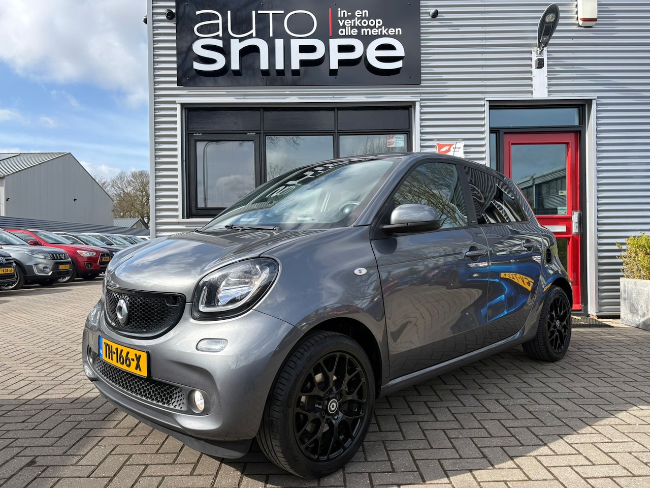 Smart Forfour - 1.0 Prime -5DRS.-CLIMA-STOELVERWARMING-JBL SOUNDSYSTEM-LICHTMETALEN VELGEN-LICHT + REGENSE - AutoWereld.nl