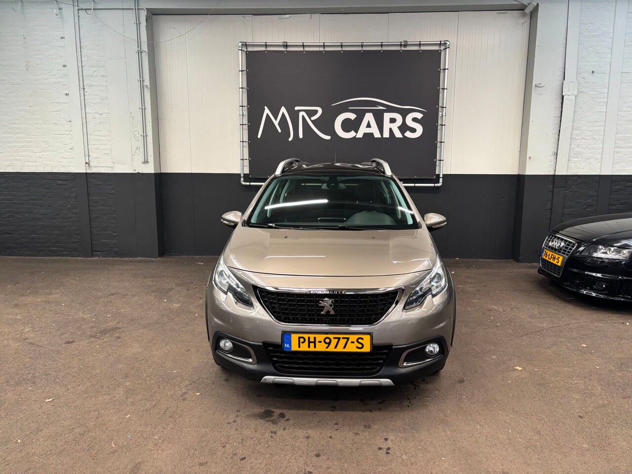 Peugeot 2008 - 1.2 PureTech Allure airco/pano alleen export - AutoWereld.nl