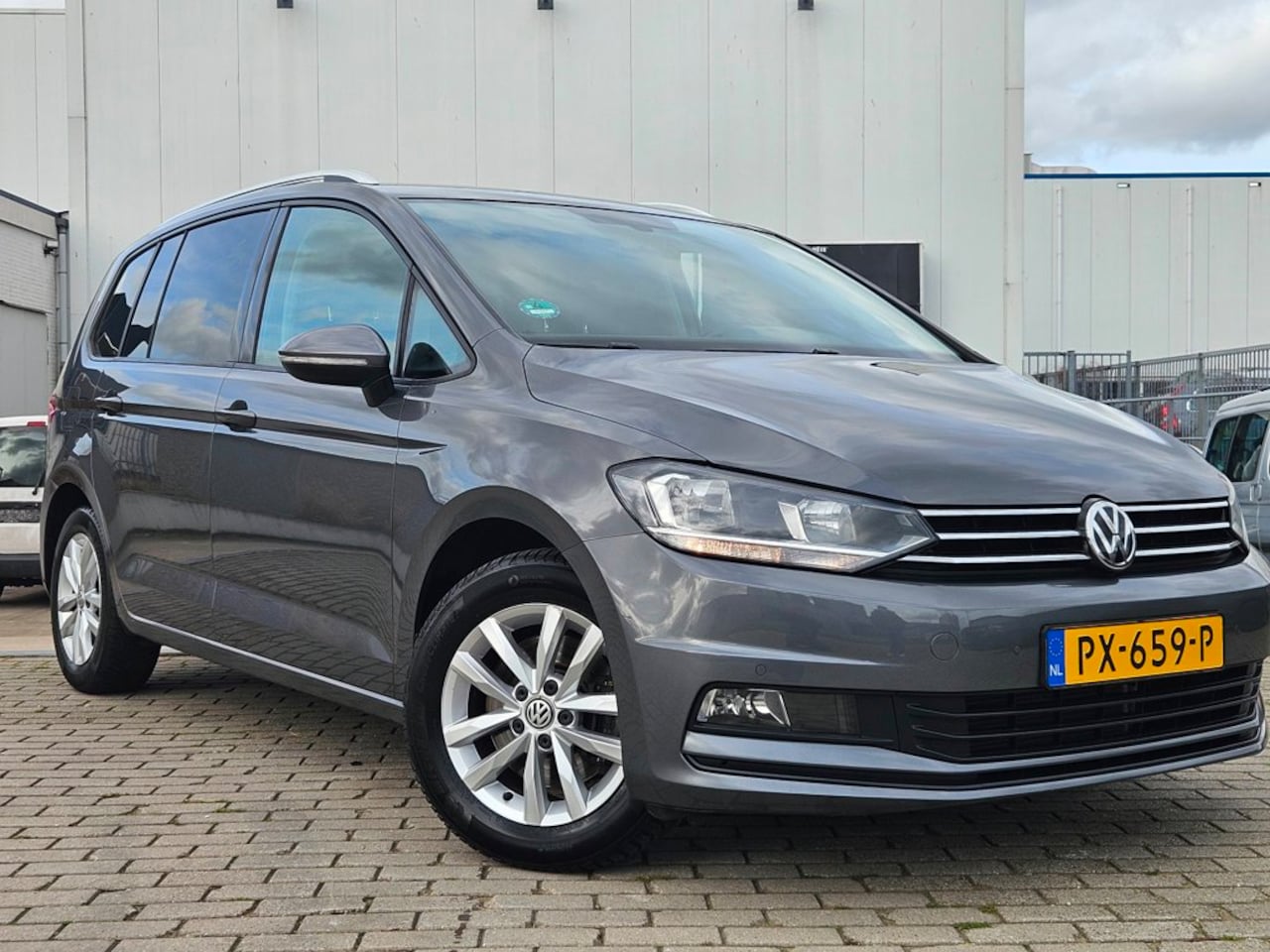Volkswagen Touran - 1.6 TDI SCR C.Line Bsn. 7 psn 1e eignr BTW - AutoWereld.nl