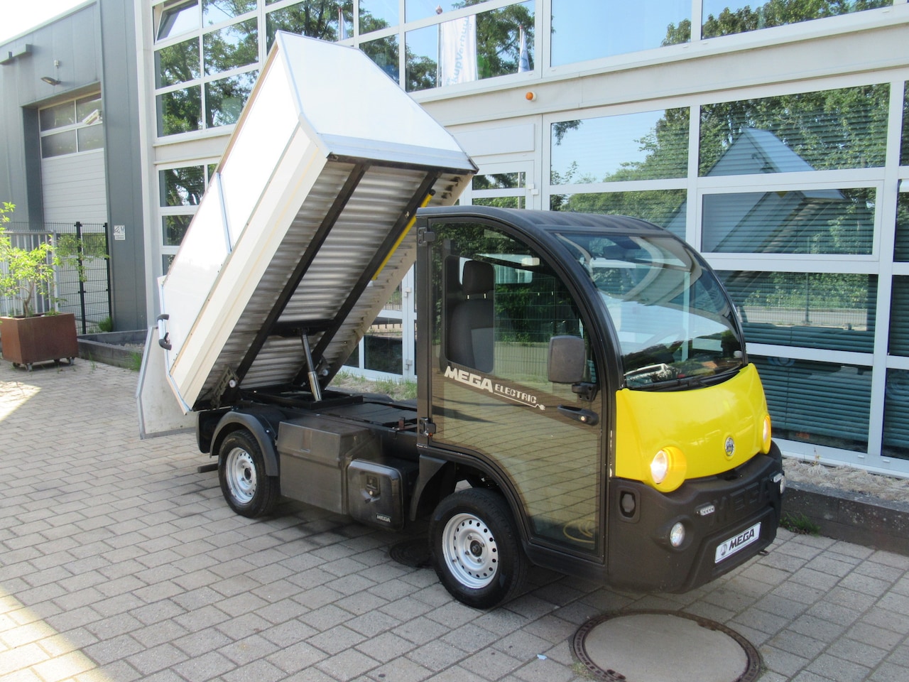 Aixam M10 - AIXAM-MEGA Mega Electric Kipper Tipper Veegvuil - AutoWereld.nl