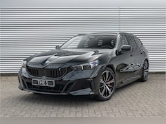BMW i5 Touring - eDrive40 M Sport / Panoramadak / Trekhaak / Comfortstoelen / Parking Assistant Plus / Comf