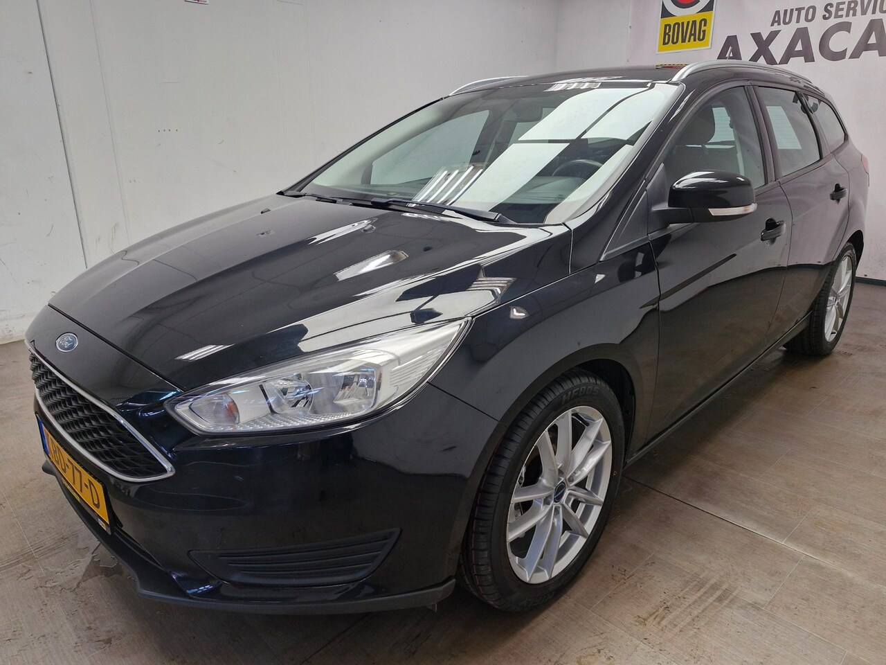 Ford Focus Wagon - 1.0 Titanium BOVAG GARANTIE ! 4X NIEUWE BANDEN ! NETTE AUTO ! - AutoWereld.nl