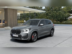 BMW X1 - xDrive25e M Sport Automaat / Trekhaak / Panoramadak / Sportstoelen / Comfort Access / Adap