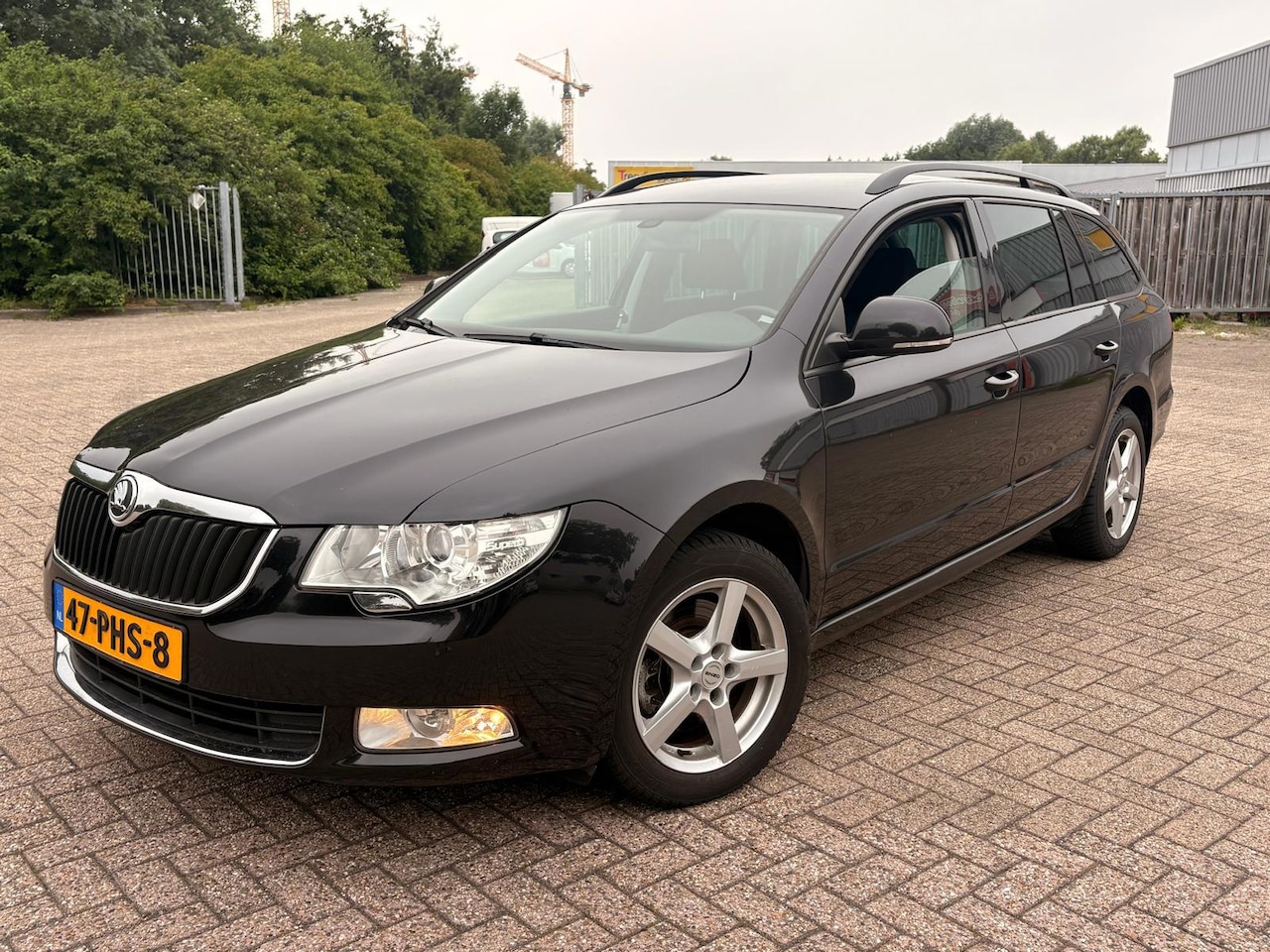 Skoda Superb Combi - 1.8 TSI Comfort Business Line | APK 05-05-2027 | Trekhaak | Erg Luxe - AutoWereld.nl