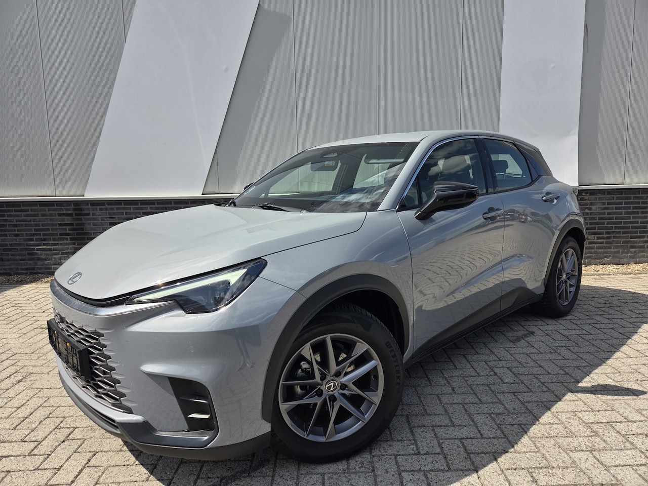 Lexus LBX - Business Line Business Line 2WD Parkeer en Dodehoek Sensoren Stoel/ stuurverwarming - AutoWereld.nl