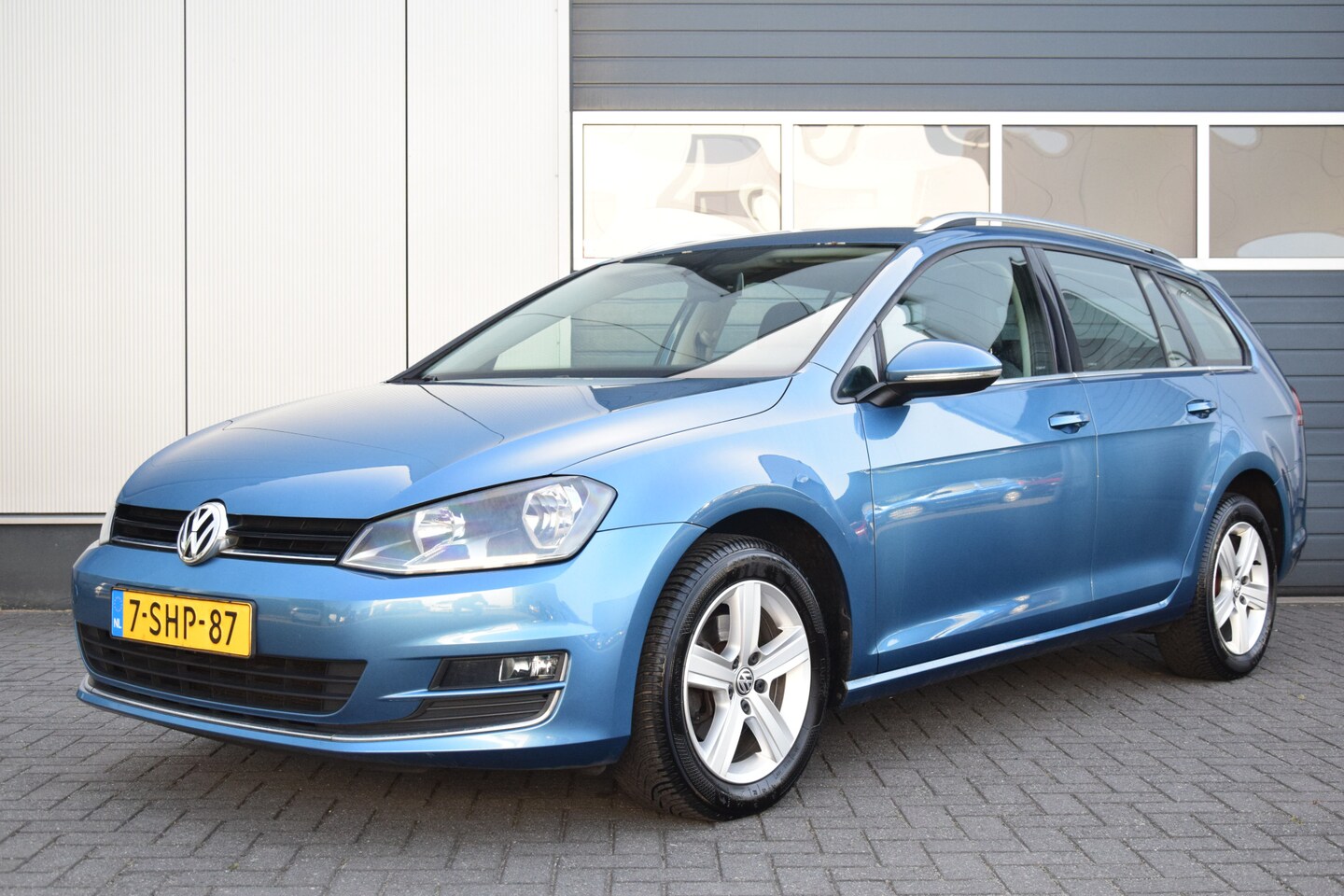 Volkswagen Golf Variant - 1.4 TSI Highline Audio/Bluetooth Sportstoelen/Verwarmd Trekhaak/wegklapbaar - AutoWereld.nl