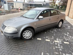 Volkswagen Passat - 2.0 Comfortline