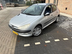 Peugeot 206 - 1.4 XT
