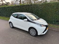 Toyota Aygo - 1.0 VVT-i x-play|Navi|Dealer onderhouden|Camera