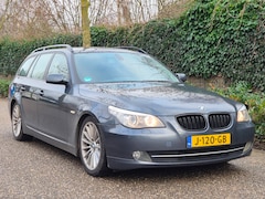 BMW 5-serie Touring - 6 cilinders 523i Navigatie Stoelverwarming Rijdt & Schakelt super Navigatie