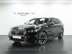 BMW 5-serie Touring - 530e M Sport Automaat / Panoramadak / Trekhaak / Bowers & Wilkins audio / 360gr Parkeercam