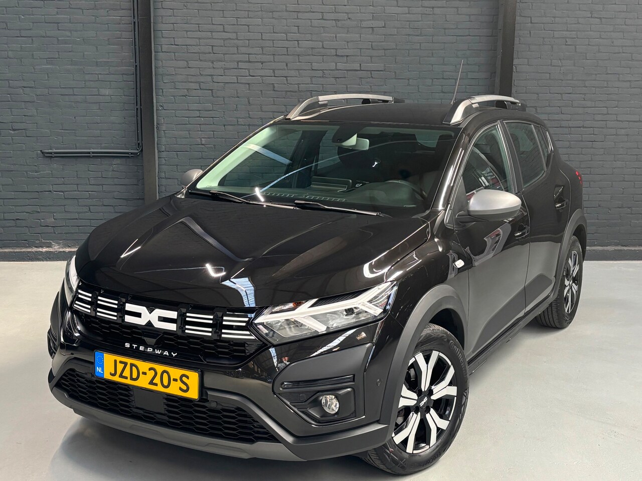 Dacia Sandero Stepway - 1.0 TCe (90 pk) Comfort automaat - camera - stoelverwarming - AutoWereld.nl