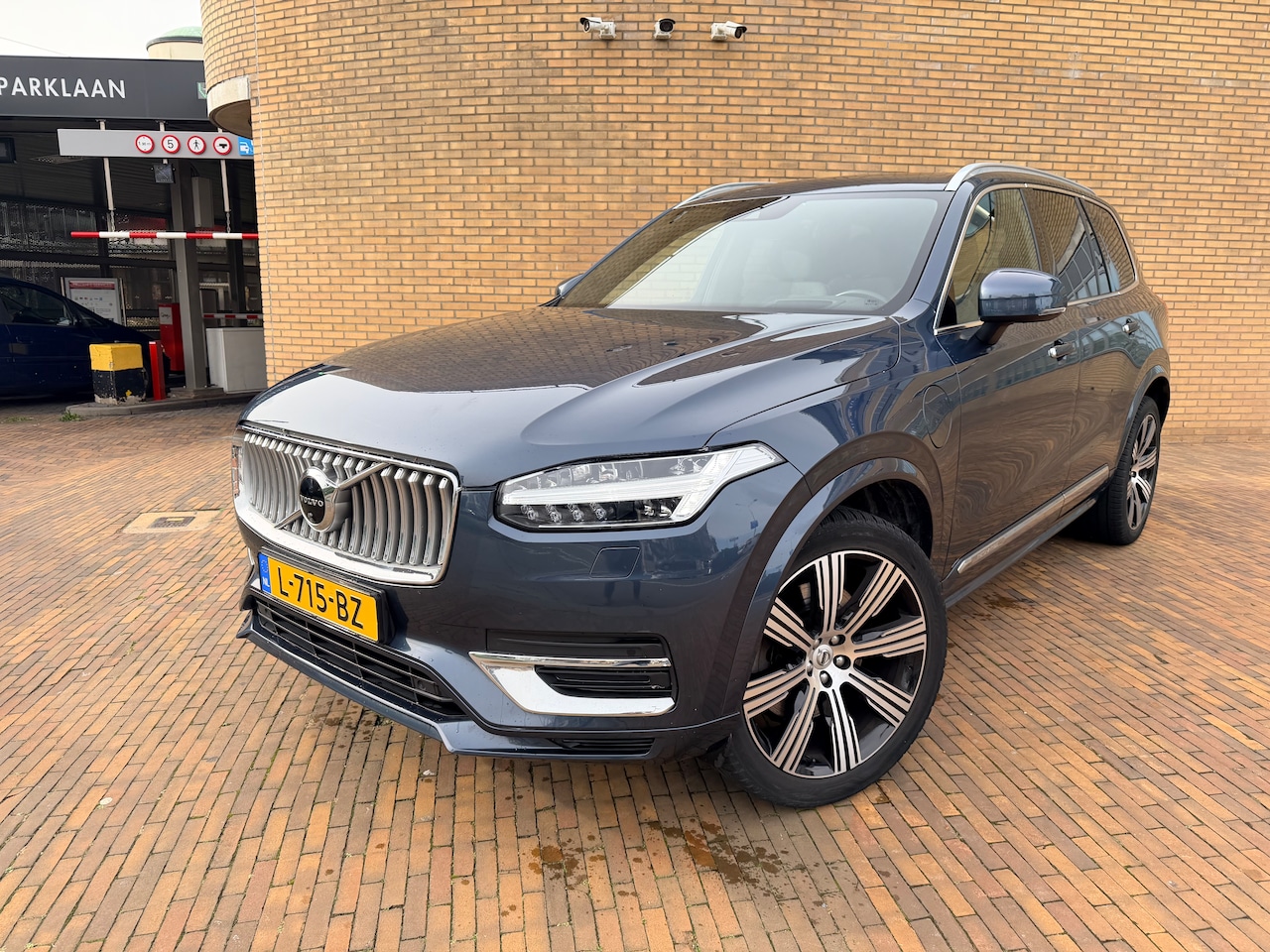 Volvo XC90 - 2.0 T8 Recharge AWD Inscription geartronic luchtvering trekhaak - AutoWereld.nl