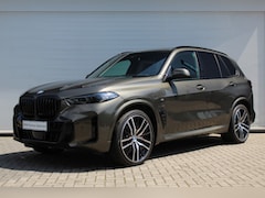 BMW X5 - xDrive50e M Sport Automaat / Trekhaak / Panoramadak / Comfortstoelen / Comfort Access / Ha