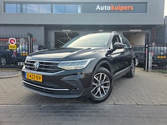 Volkswagen Tiguan - 1.5 TSI Life Business | Achteruitrijcamera | Stoelverwarming