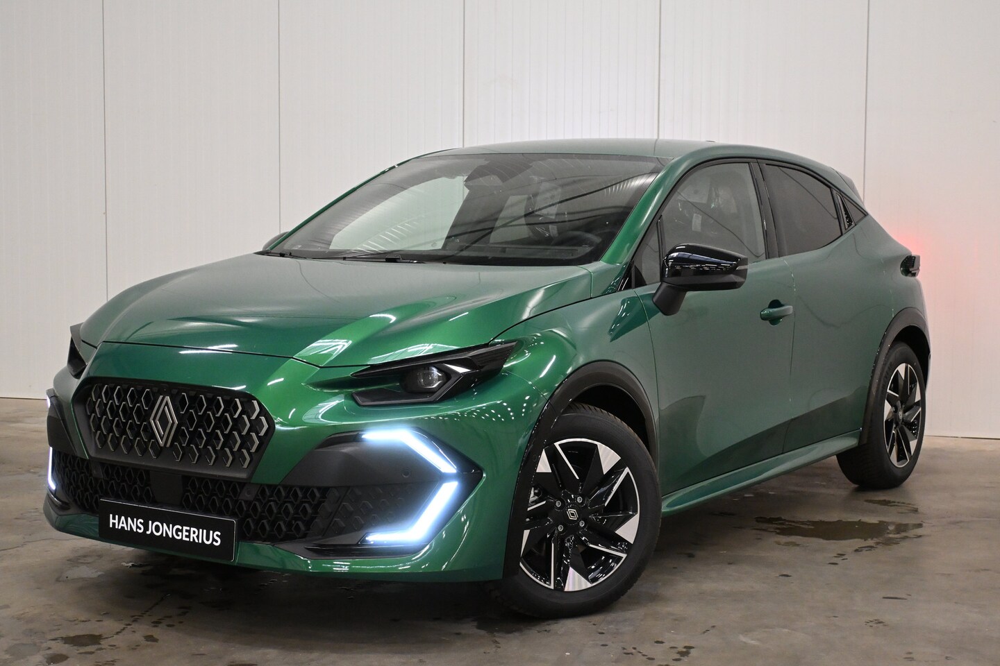 Renault Clio - Techno | Achteruitrijcamera | Adaptive Cruise Control | Draadloze telefoonoplader met mags - AutoWereld.nl