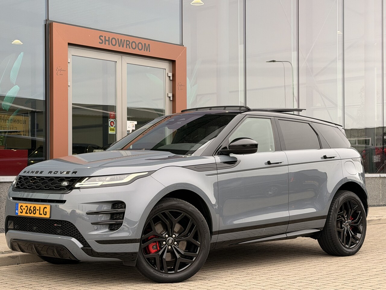 Land Rover Range Rover Evoque - 1.5 P300e AWD R-Dynamic HSE | Meridian | Pano | Stoel/Stuurverwarming | ACC | Memory | App - AutoWereld.nl