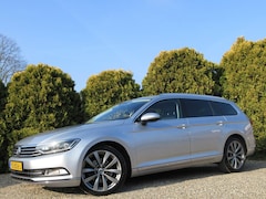 Volkswagen Passat Variant - 1.6 TDI Connected + * Panorama