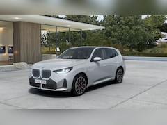 BMW X3 - 30e xDrive M Sport Automaat / Panoramadak / Trekhaak / Sportstoelen / Adaptieve LED / Park