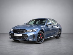 BMW 3-serie - 330e | M-Sport Pro | Head-up Display | Comfort Access | Stoel -Stuurverwarming | Trekhaak
