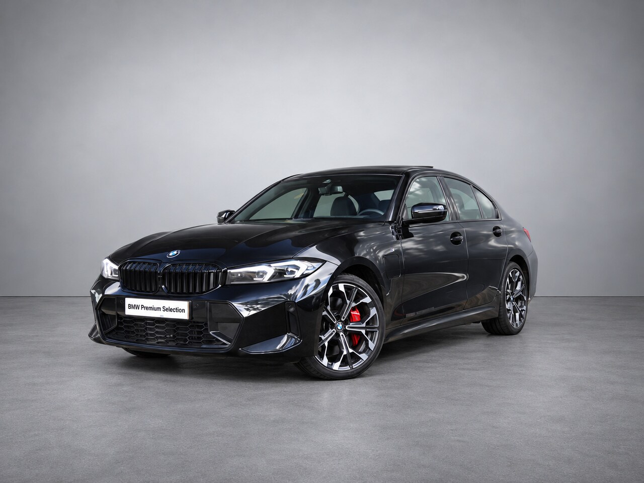 BMW 3-serie - 330e | M-Sport Pro | Head-up Display | Stuurwielverwarming | Tekhaak | Glasdak elektr. | D - AutoWereld.nl