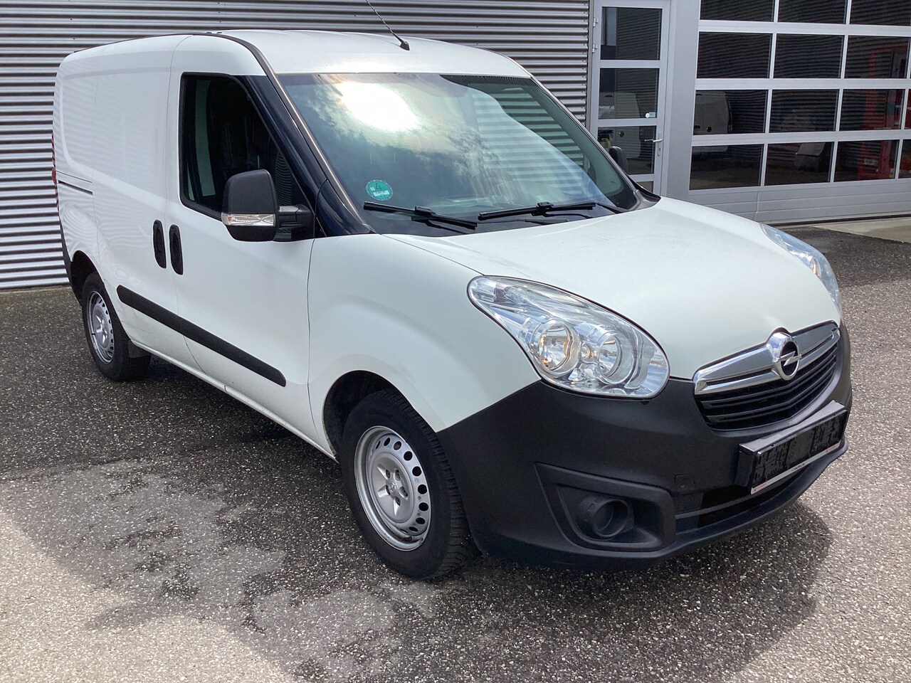 Opel Combo - 1.3 CDTi 96 pk EXPORT Airco/ Bluetooth/ Trekhaak - AutoWereld.nl