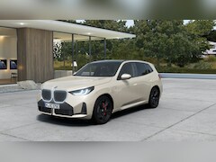 BMW X3 - 30e xDrive M Sport Automaat / Panoramadak / Trekhaak / Sportstoelen / Comfort Access / Par